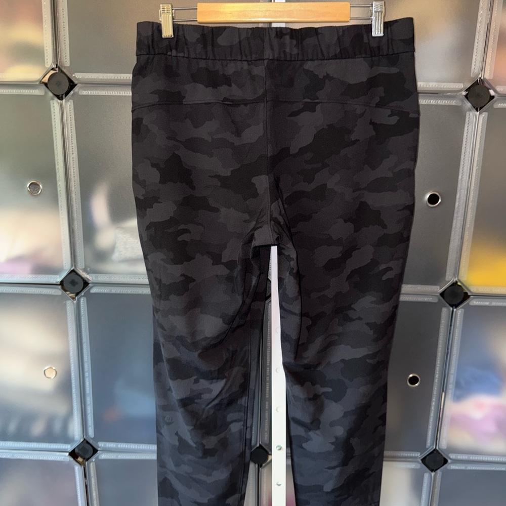 Lululemon On the Fly Pant 7/8 in Incognito Camouflage Multi Grey Size 10 - Picture 9 of 14